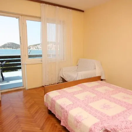 Apartamento By The Sea Tisno, Murter - 6106